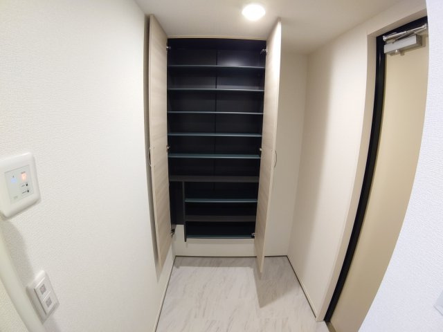 【玄関】 | O-crest池田桃園