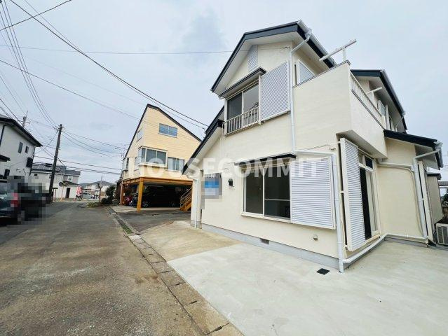 成田市並木町　中古戸建の前面道路含む現地写真