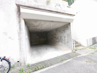 【駐車場】 | 長田区高東町2-2-8戸建 | ハイルーフ可（車高195ｃｍ程度まで）