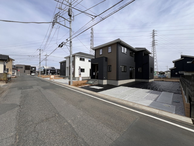 新築　太田市宝町1期　3号棟の前面道路含む現地写真|現地写真　西側接道幅員約6.9ｍ	