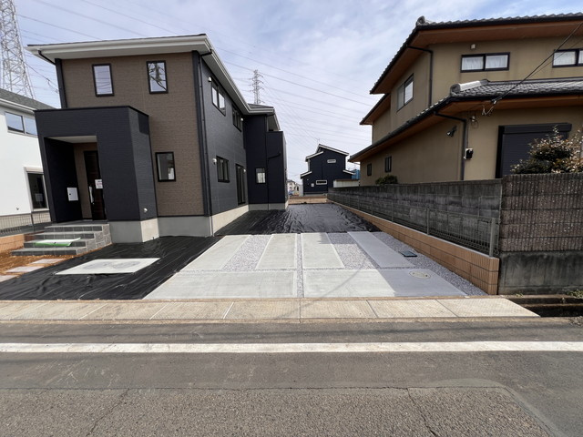 新築　太田市宝町1期　3号棟の駐車場|現地写真　駐車スペースは並列2台分可能です！

