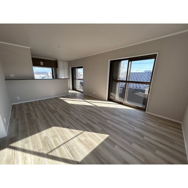 プラスビルの居間・リビング