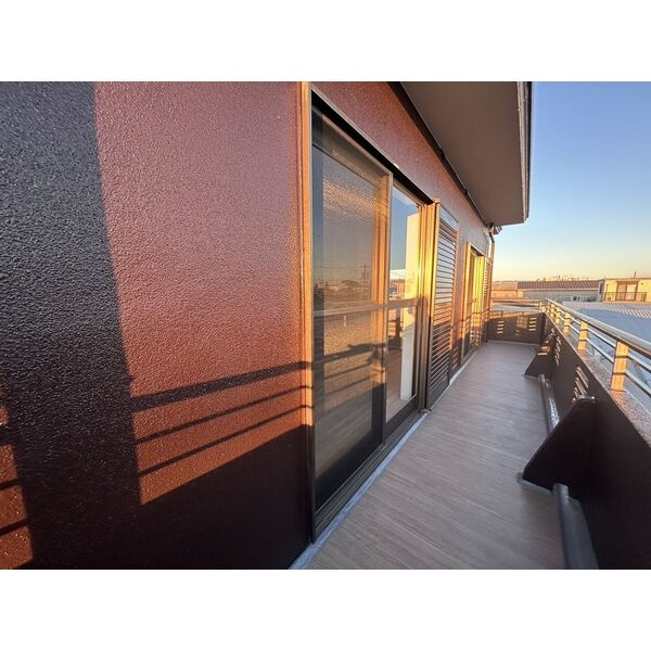 プラスビルのバルコニー