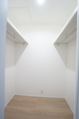 常滑市榎戸町2期　2号棟の収納|たっぷり収納可能なウォークインクローゼット