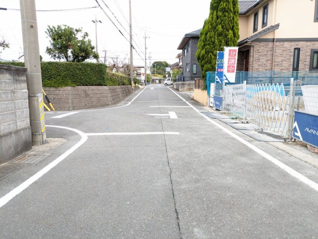 常滑市榎戸町2期　2号棟の前面道路含む現地写真|●○前面道路○●