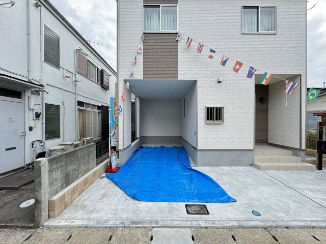 三郷市戸ヶ崎新築戸建（戸ヶ崎５期）の駐車場|駐車スペース２台完備・愛車にやさしいビルトインガレージ