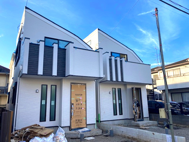 宮前3丁目・新築戸建の外観|北側が隣家のカースペースなので、まるで北東角地の明るさ♪