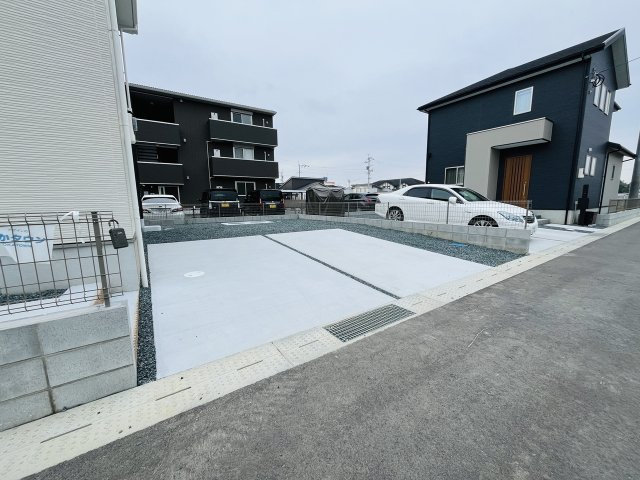 よかタウン室岡3期の駐車場