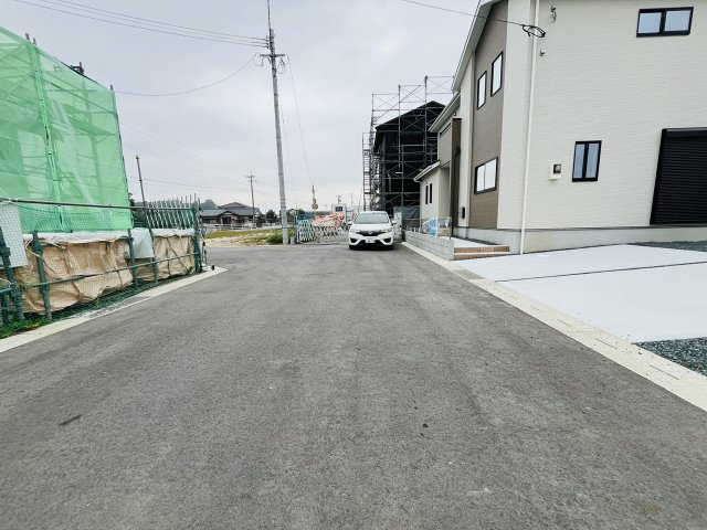 よかタウン室岡3期の前面道路含む現地写真