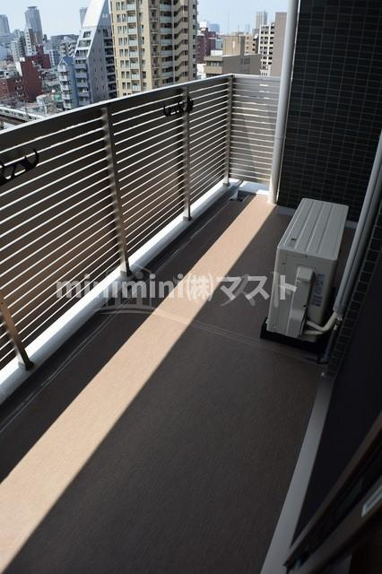 プレサンス玉造駅前のバルコニー