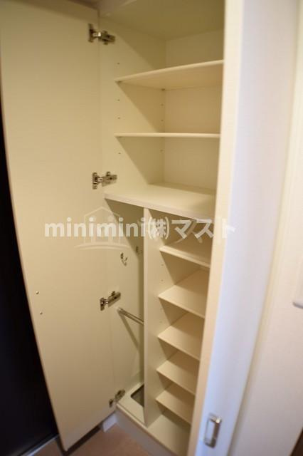 プレサンス玉造駅前の収納