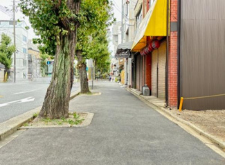 【前面道路含む現地写真】