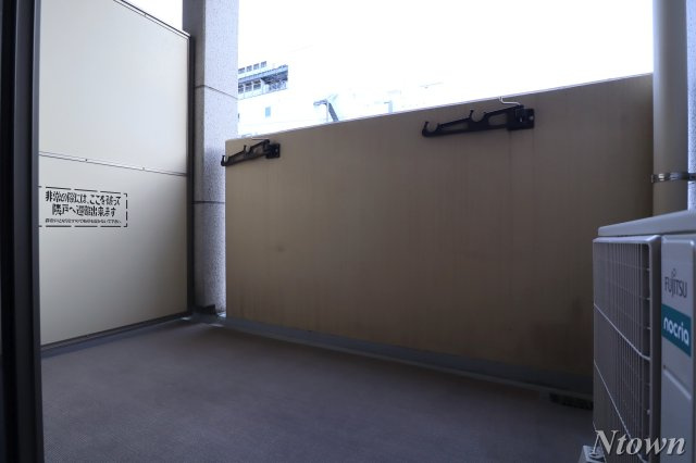 【バルコニー】 | プレサンス鶴舞公園ウィズ | 暖かな日差しのふりそそぐバルコニー
