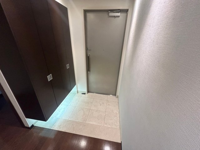 ザ・ハウス住吉本町の玄関