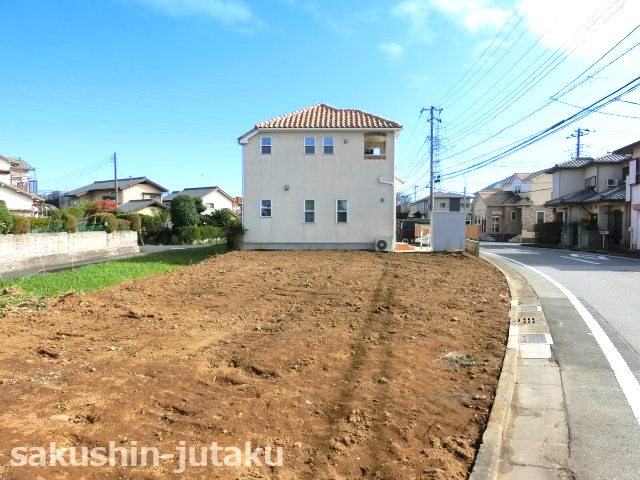 三角町　売地の外観|三角町　売地　建築条件なし　６１坪　南側８ｍ公道面　間口なんと！２３ｍ！