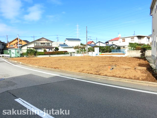 三角町　売地の外観|三角町　売地　建築条件なし　６１坪　南側８ｍ公道面　間口なんと！２３ｍ！