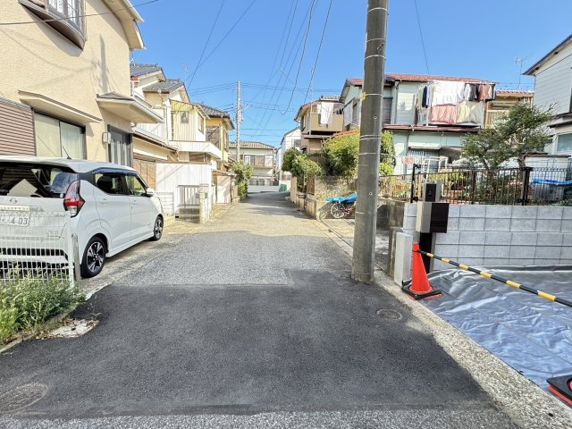 柏市中原２丁目新築戸建【酒井根東小学校：7分】の前面道路含む現地写真|北西側前面道路