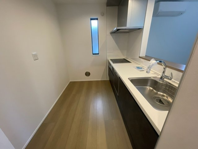 横浜市旭区白根7丁目 新築戸建て【仲介手数料無料】