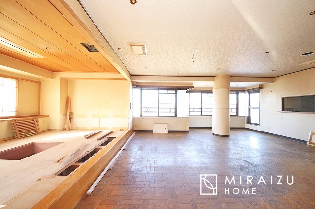 【居間・リビング】 | 5階フロアの内観
※現況優先、設備間取り気になる箇所等は案内時にお確かめ下さい