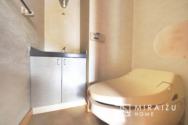 【トイレ】 | 5階フロアの内観
※現況優先、設備間取り気になる箇所等は案内時にお確かめ下さい