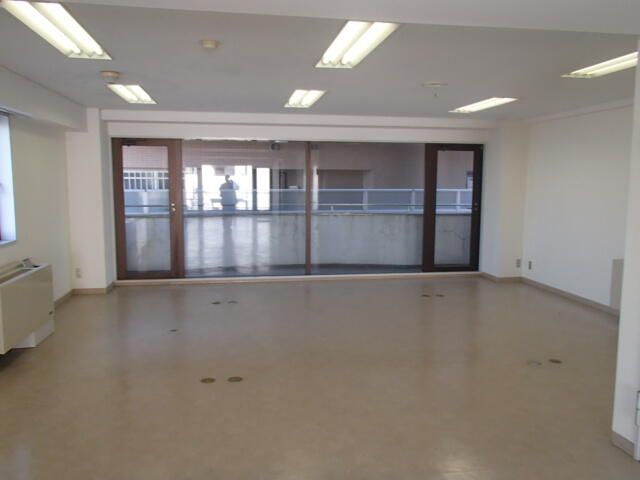 第一鈴重ビルの寝室