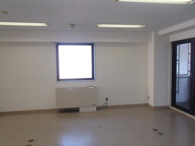 第一鈴重ビルの寝室