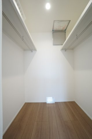 常滑市榎戸町3期　1号棟の収納|たっぷり収納可能なウォークインクローゼット