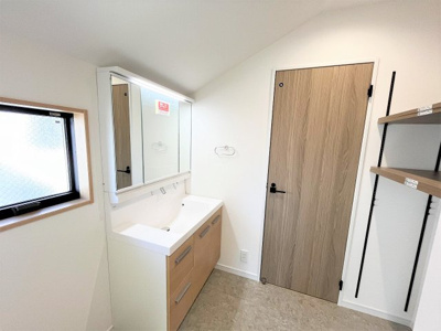 【独立洗面台】 | 【仲介手数料２７０万～２９０万円が無料】■認定低炭素住宅■イグニチャーソーラー■制震ダンパー