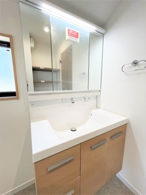 【独立洗面台】 | 【仲介手数料２７０万～２９０万円が無料】■認定低炭素住宅■イグニチャーソーラー■制震ダンパー