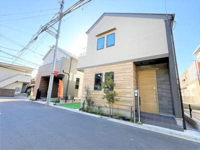 【外観】 | 【仲介手数料２７０万～２９０万円が無料】■認定低炭素住宅■イグニチャーソーラー■制震ダンパー