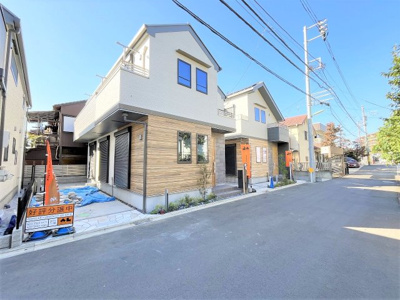 【外観】 | 【仲介手数料２７０万～２９０万円が無料】■認定低炭素住宅■イグニチャーソーラー■制震ダンパー