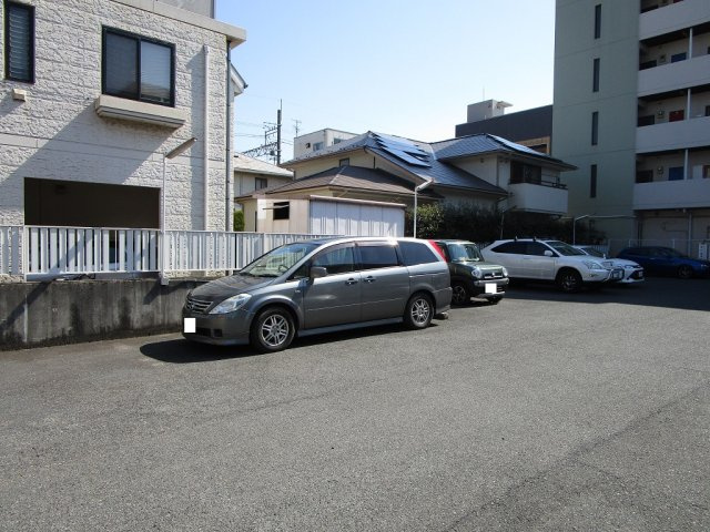 【駐車場】