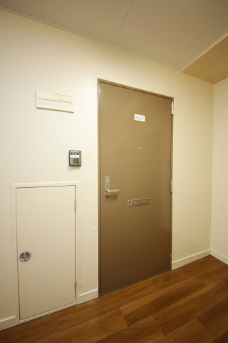 A&S KATO KI B棟の玄関