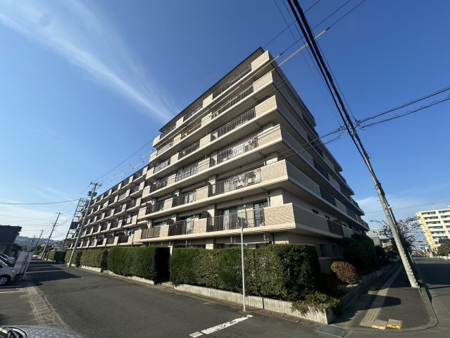 ロイヤルシャトー南仙台の外観