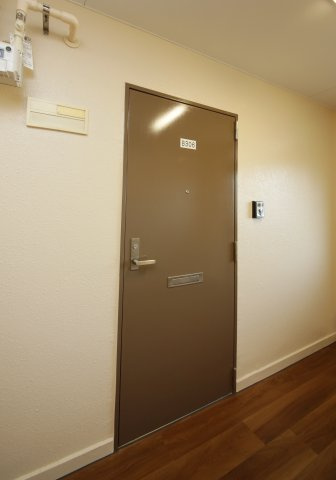 A&S KATO KI B棟の玄関