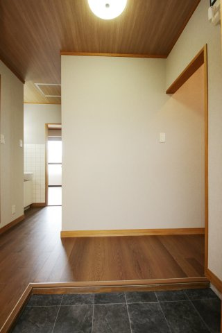 A&S KATO KI B棟の玄関