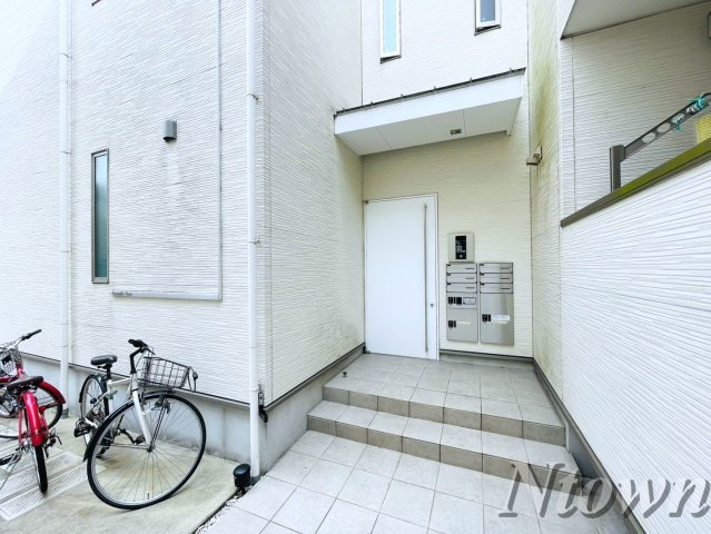 【エントランス】 | Grandtic Tove | 建物の内部です