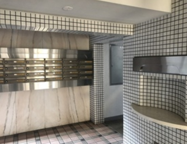 ウィンベル新宿百人町のエントランス