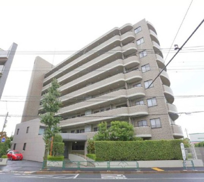 【外観】 | アルカサル武蔵小金井 | 南東向きにつき日当たり良好です。1住戸1台専用駐車場付き(月額10,000円)。