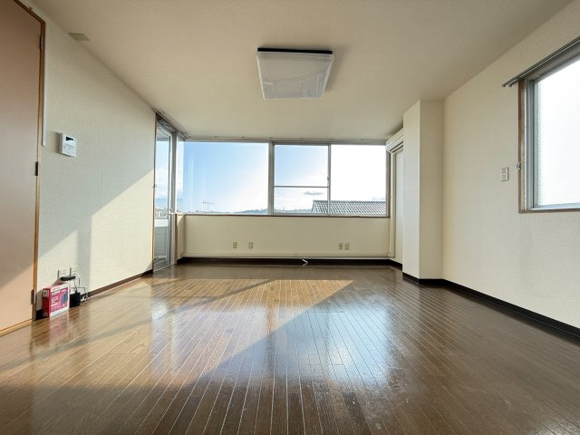 下島ハイツの居間・リビング