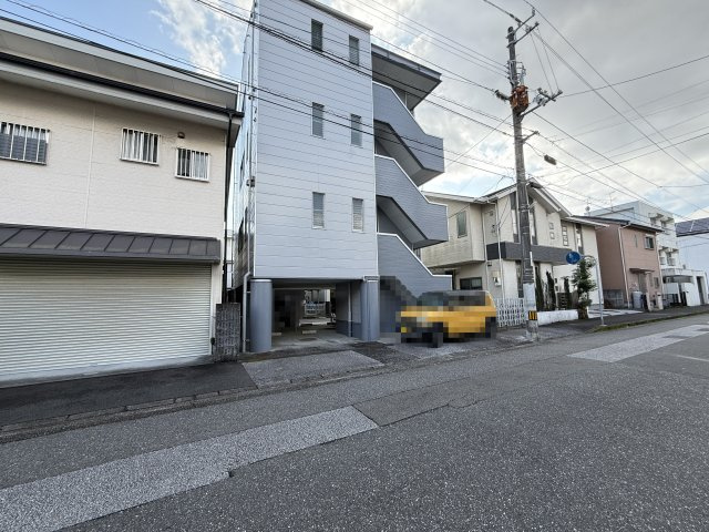 下島ハイツの駐車場