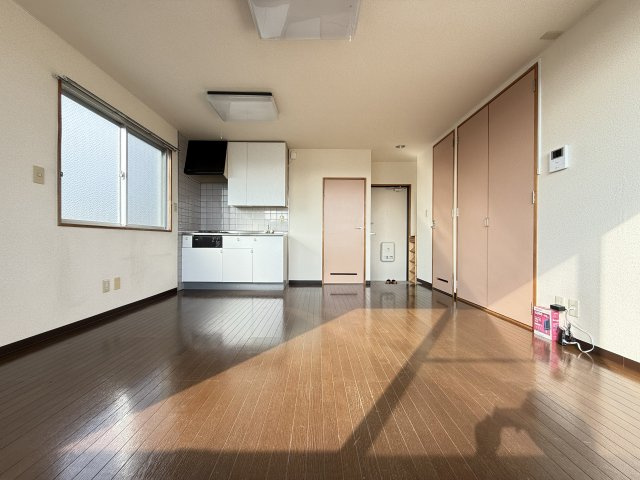 下島ハイツの居間・リビング