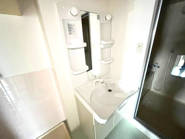 リベラ西芦屋の独立洗面台|独立洗面台、朝の身支度には欠かせません