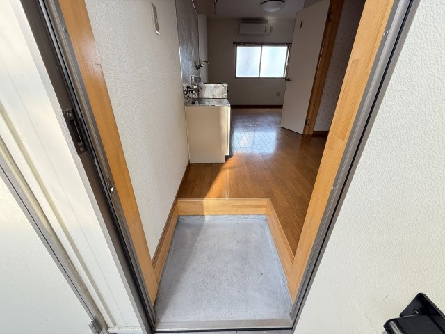 ローズハイツの玄関