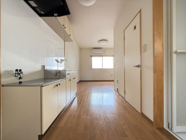 ローズハイツの居間・リビング