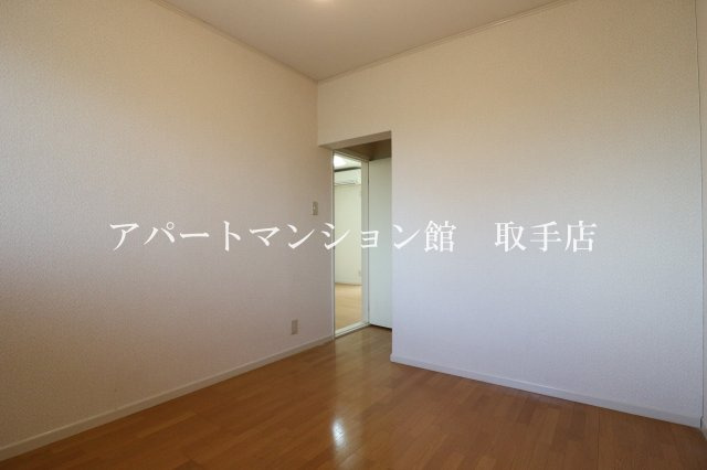 ロキシーウェルドの洋室