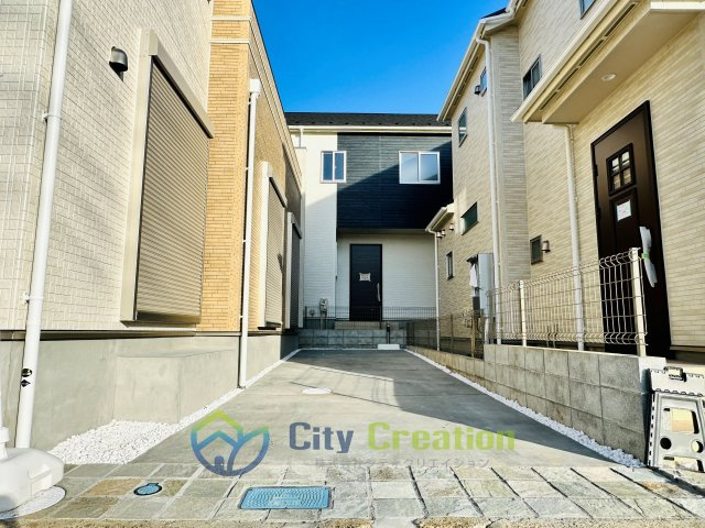 平塚市纒　ゆとりとこだわりの長期優良住宅の駐車場