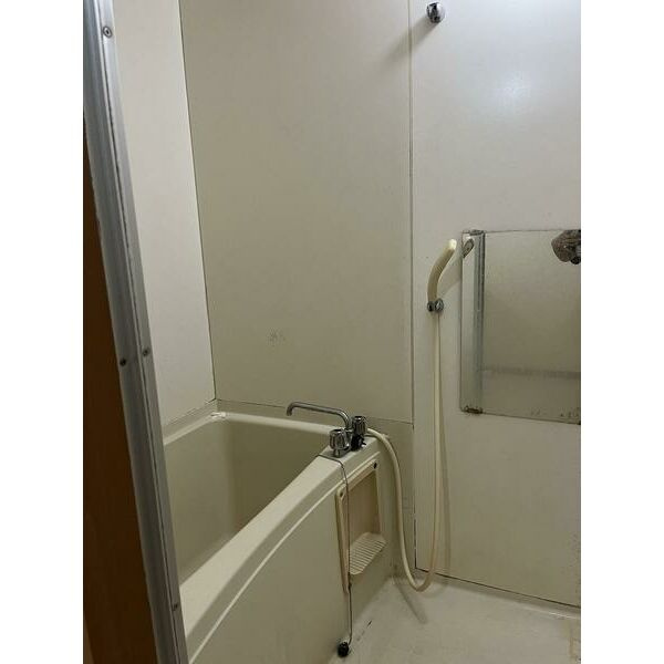 ルシェール西院の浴室