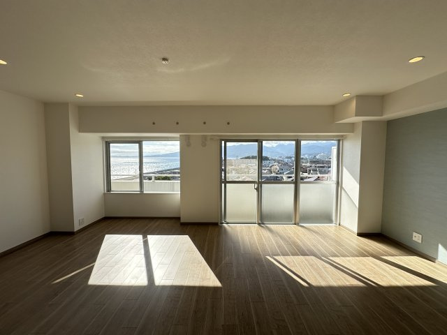 ダイアパレス西湘南　海を一望の居間・リビング