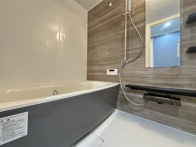 ダイアパレス西湘南　海を一望の浴室